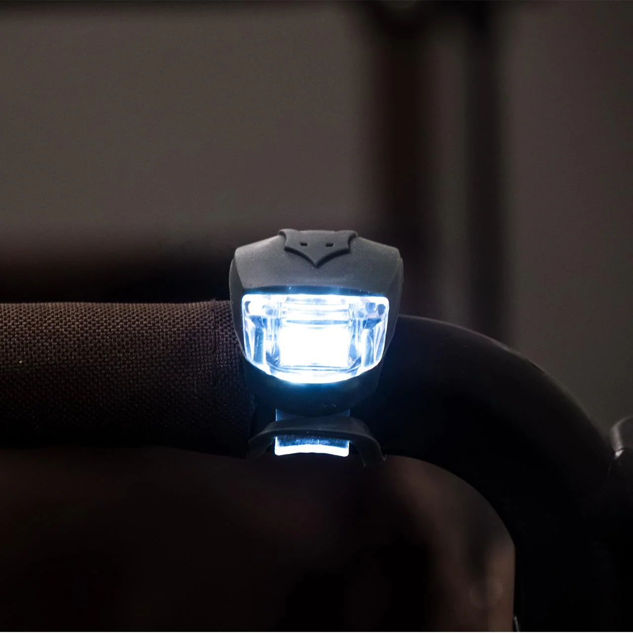 Luz delantera para Bollerwagens FUXTEC - Image 6